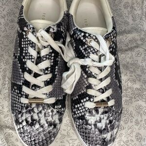 Snakeskin Pattern Sneakers with White Laces